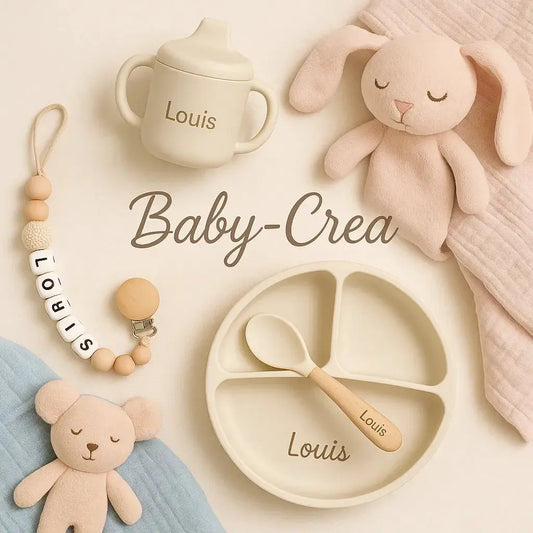 Coffret naissance personnalisé Baby-Crea avec vaisselle bébé, tétine et accessoires gravés, idée cadeau original 2025 pour fille ou garçon.