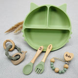 Coffret repas bébé personnalisé vert clair avec assiette chat et attache tétine bois, cadeau parfait pour naissance