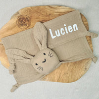 Doudou naissance lapin tissu gravé