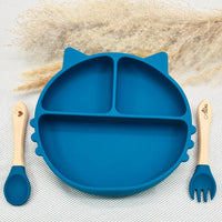Coffret bébé bleu marine personnalisé avec assiette ventouse et couverts bois. Cadeau naissance garçon tendance.